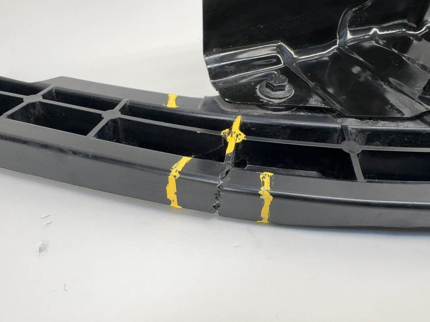 2024-2025 Tesla Model 3 Highland Front Ankle Catcher Note* 1694328-00-D