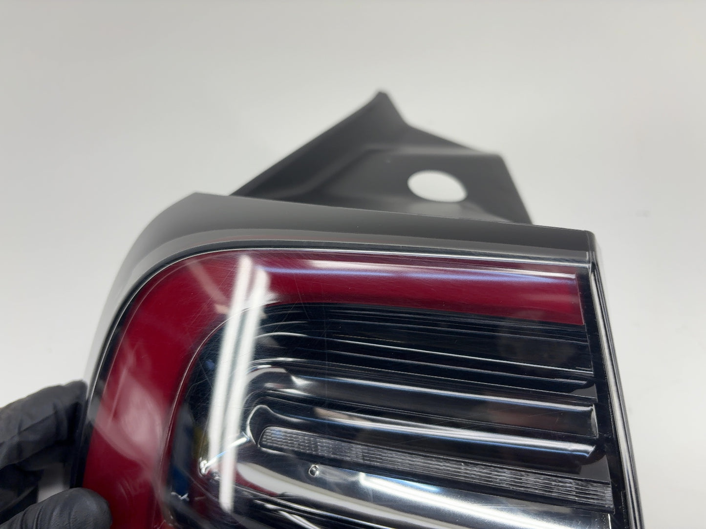 2021-2022 Tesla Model 3 Tail Lamp Rear Bodyside Left 1077397-00-H