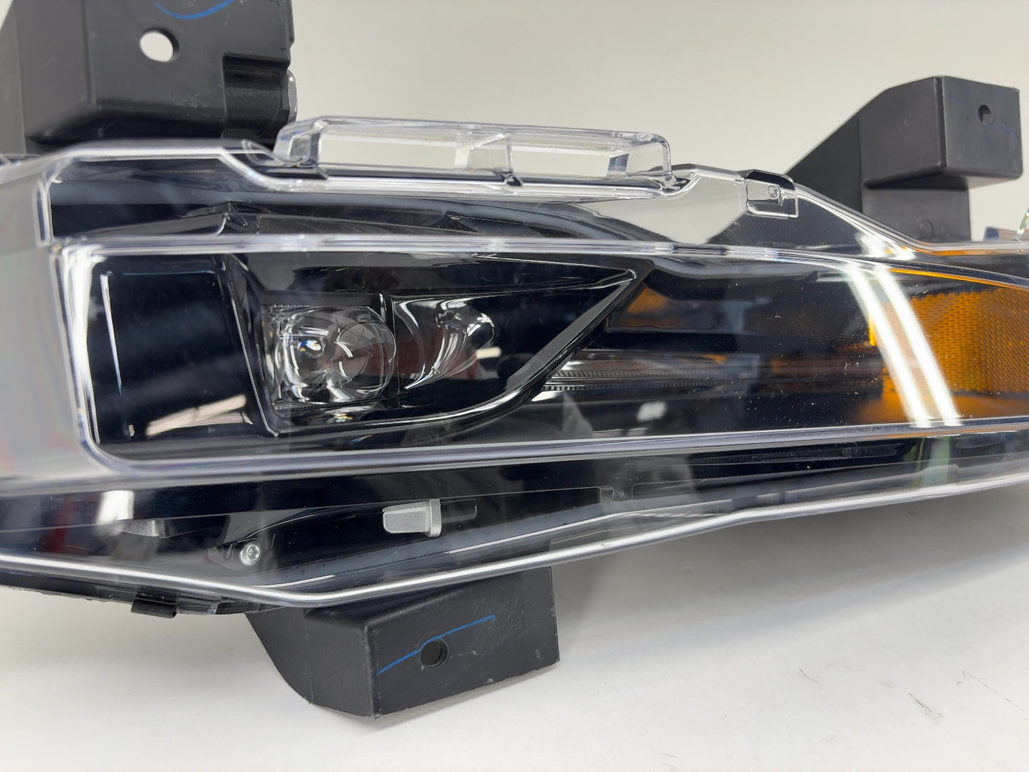 2021 Tesla Model X Front Right Foglamp 1621195-00-C