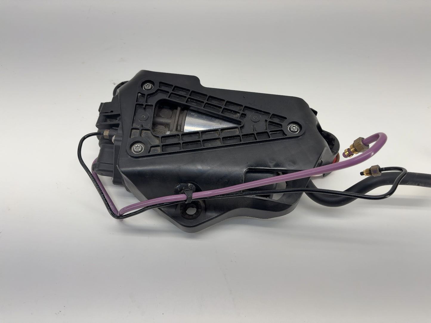2020 Tesla Model X Air Suspension Compressor 1044911-00-D