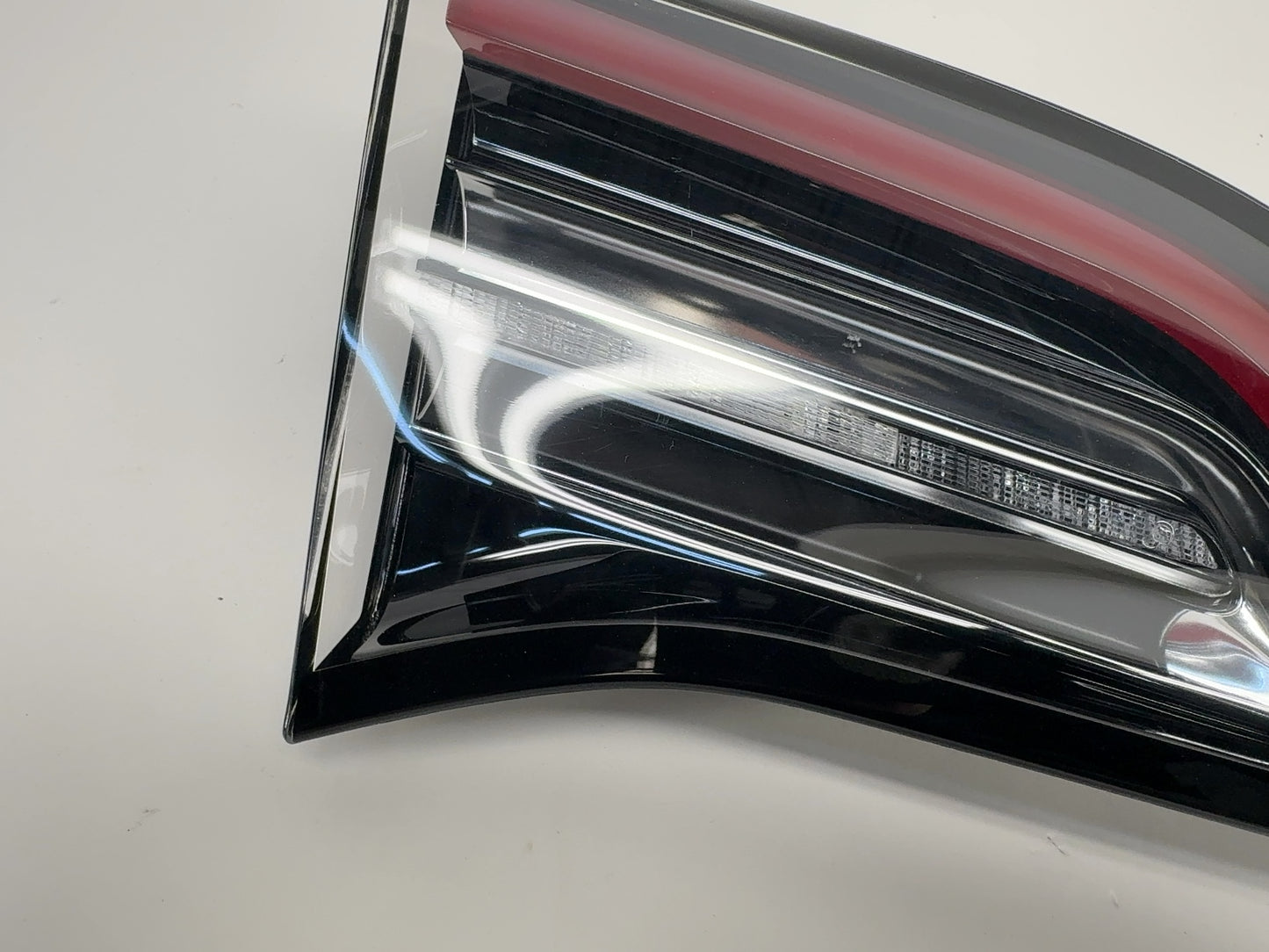 2021-2022 Tesla Model 3 Tail Lamp Liftgate Trunk Left 1077401-00-G