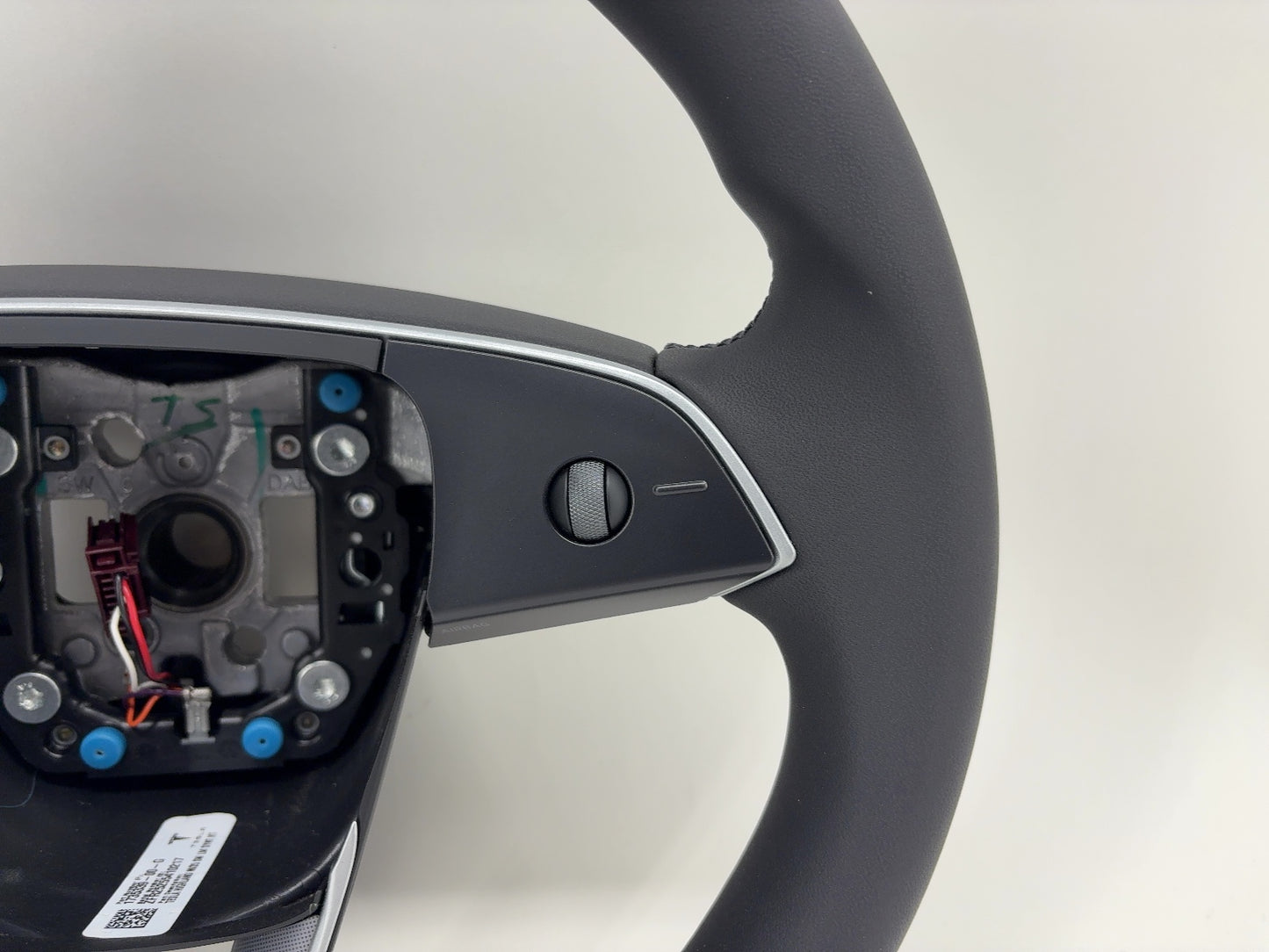 2025 Tesla Model 3 Highland Steering Wheel Pur Leather 1735339-00-G