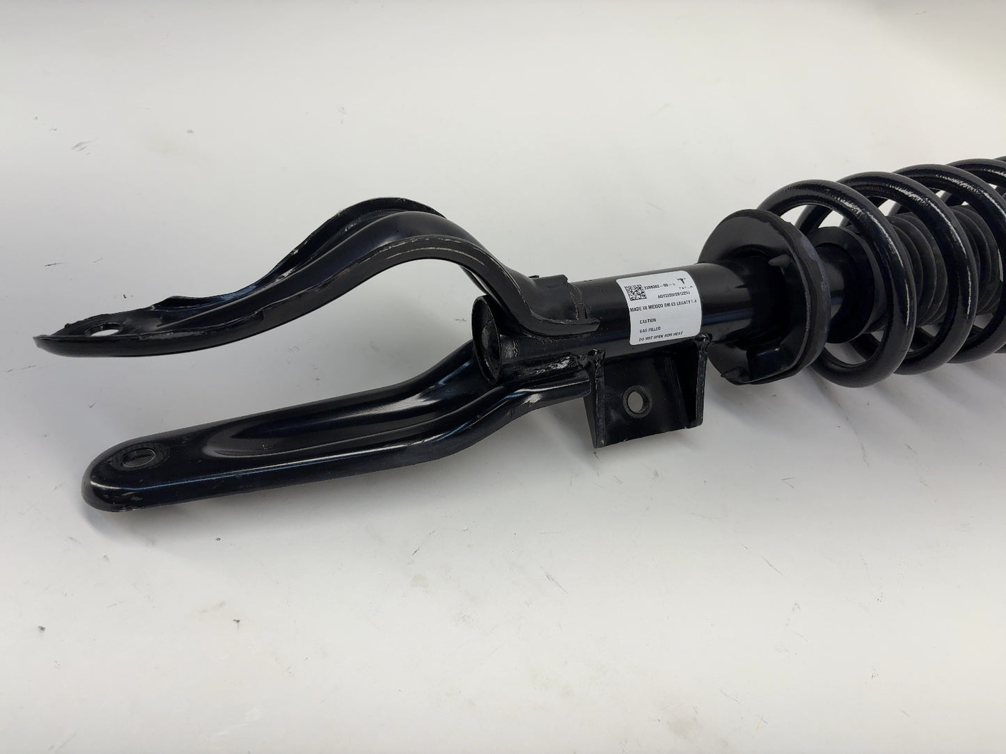 2023 Tesla Model Y Front Left Strut Absorber 2288362-00-A