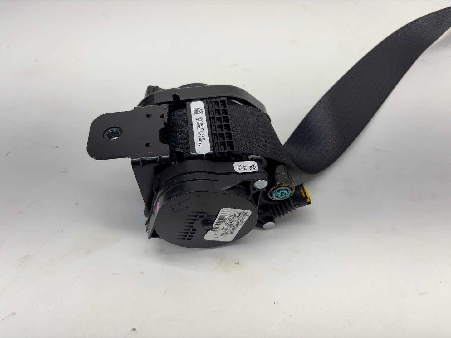 2021-2023 Tesla Model 3 Front Right Seatbelt w Pretensioner 1081279-01-H