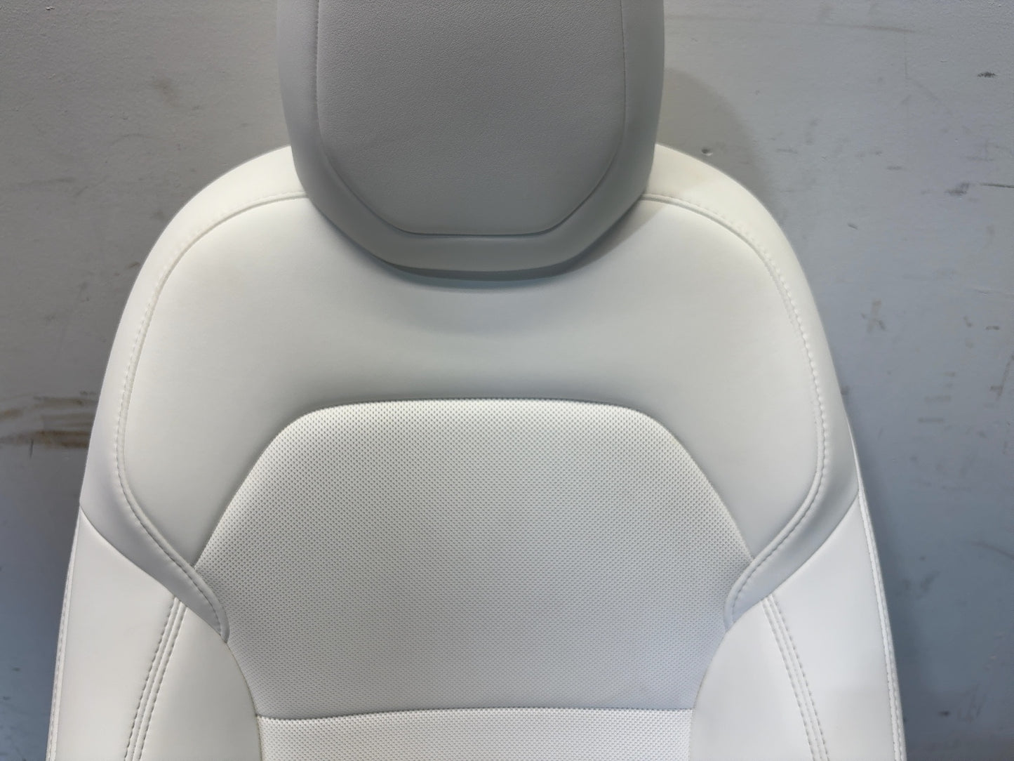2024-2025 Tesla Model 3 Highland Front Right Seat Assembly 7754324-02-B