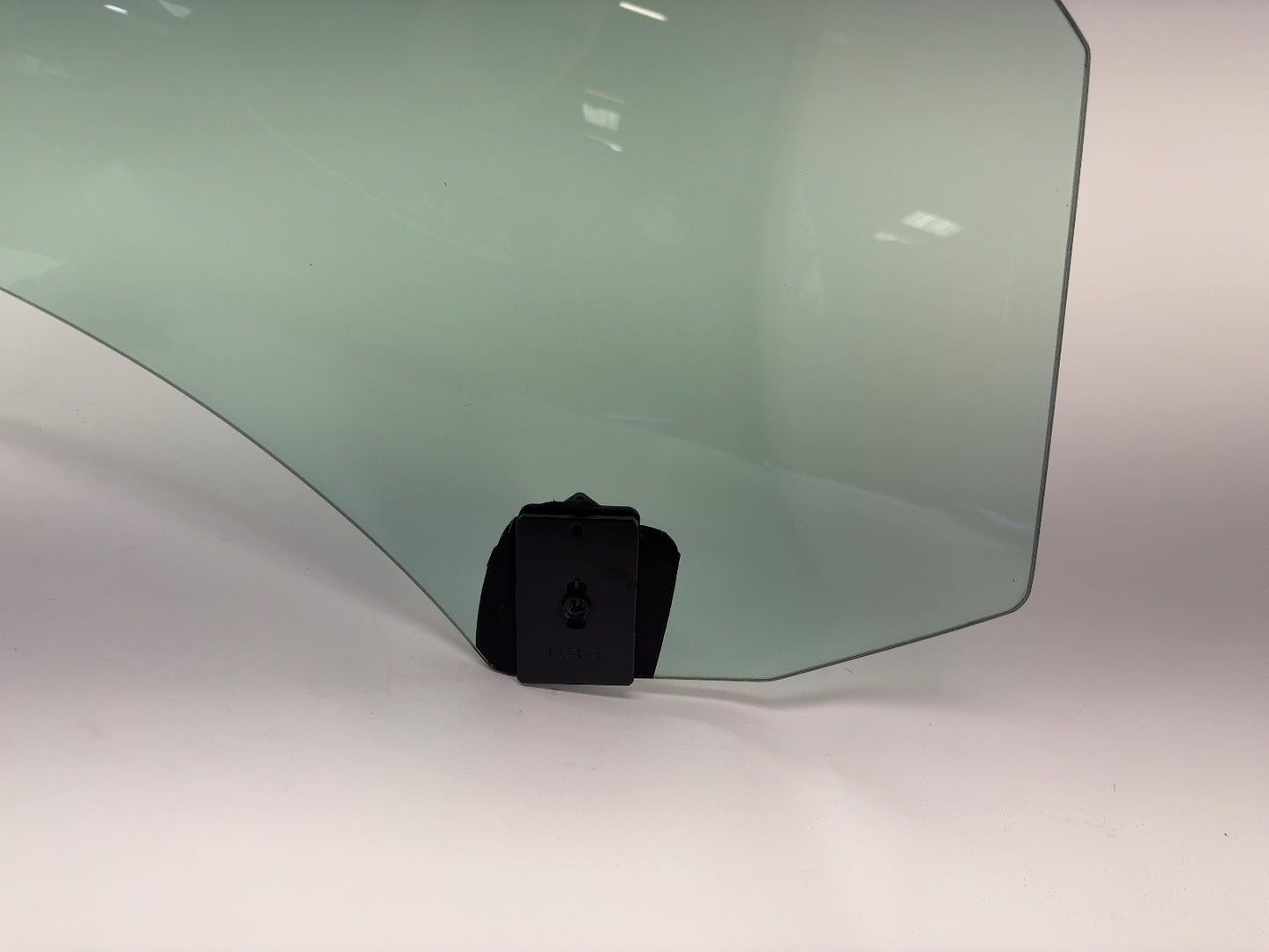 2021-2023 Tesla Model 3 Front Right Door Glass Laminated 1568569-00-C