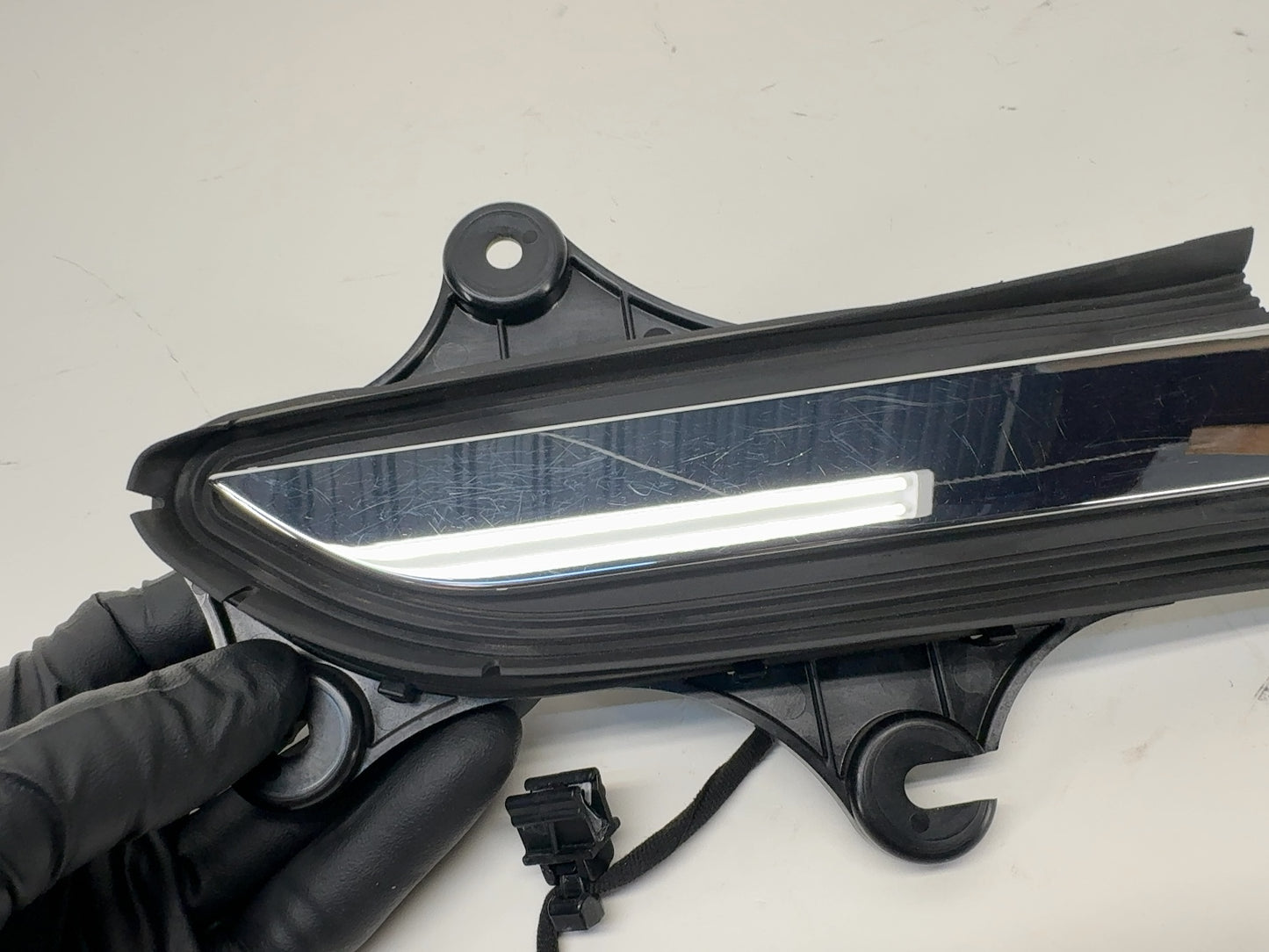 2018 Tesla Model X Rear Right Door Handle 1045158-00-D