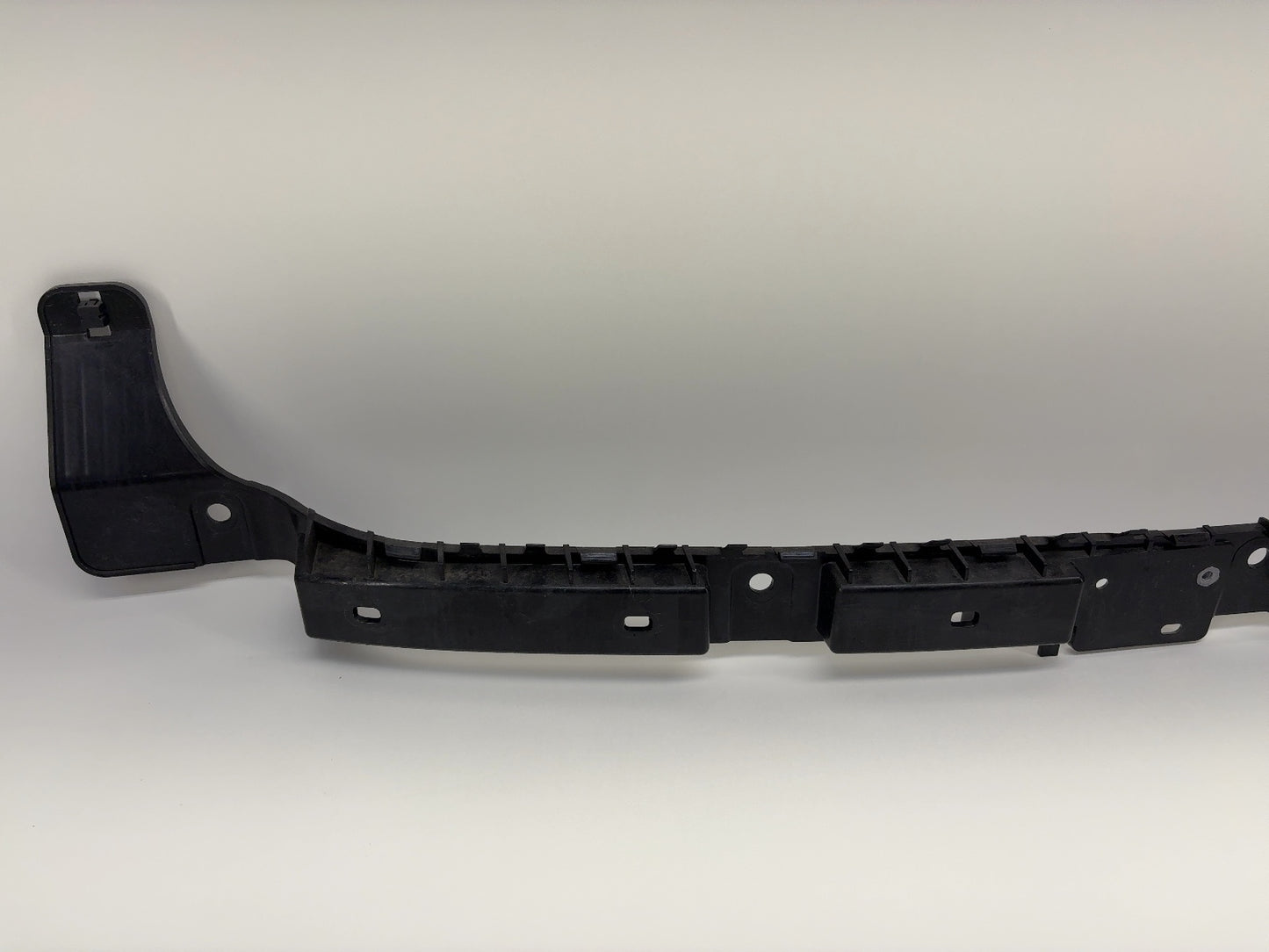 2018 Tesla Model 3 Bracket Rear Center 1121191-00-B