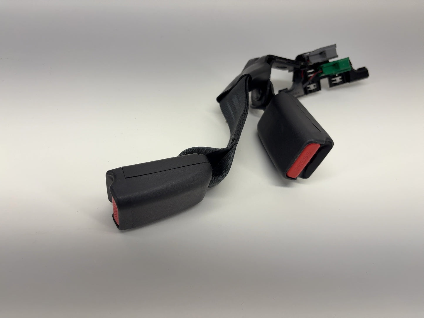 2018 Tesla Model 3 Second Row Seat Belt Buckle Center And Right Black 1085942-01-D