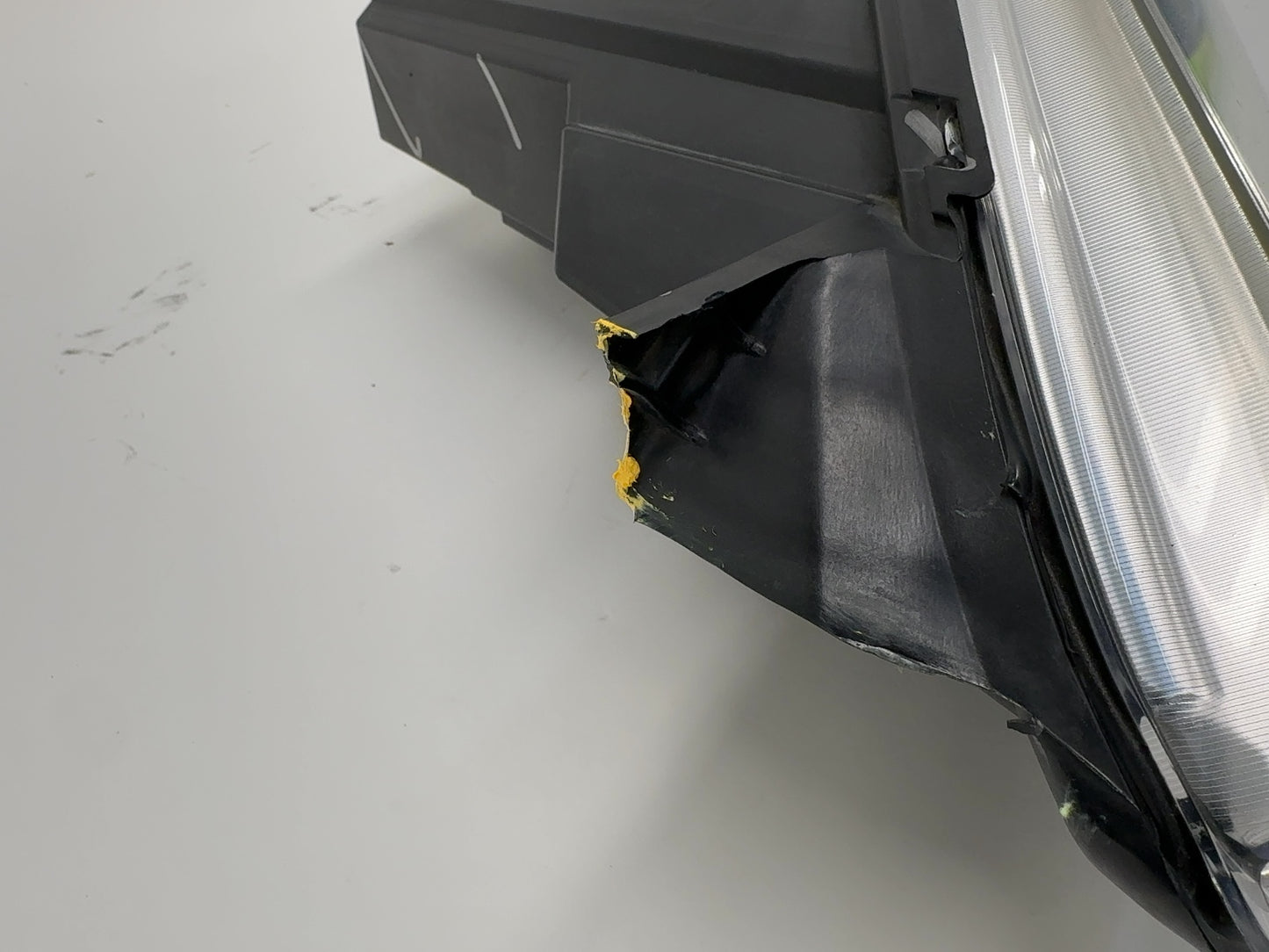 2015 Tesla Model S Left Headlight 6005906-00-D