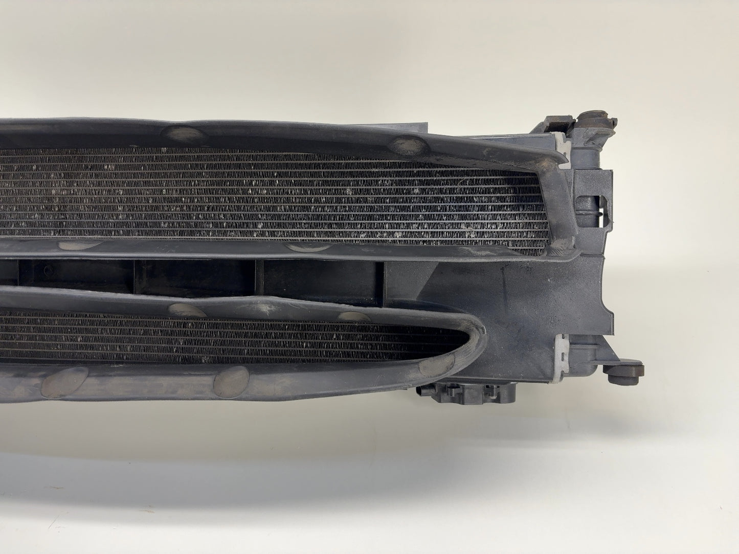 2015-2018 Tesla Model S Center Active Louvre With Radiator Assembly 1007256-00-K