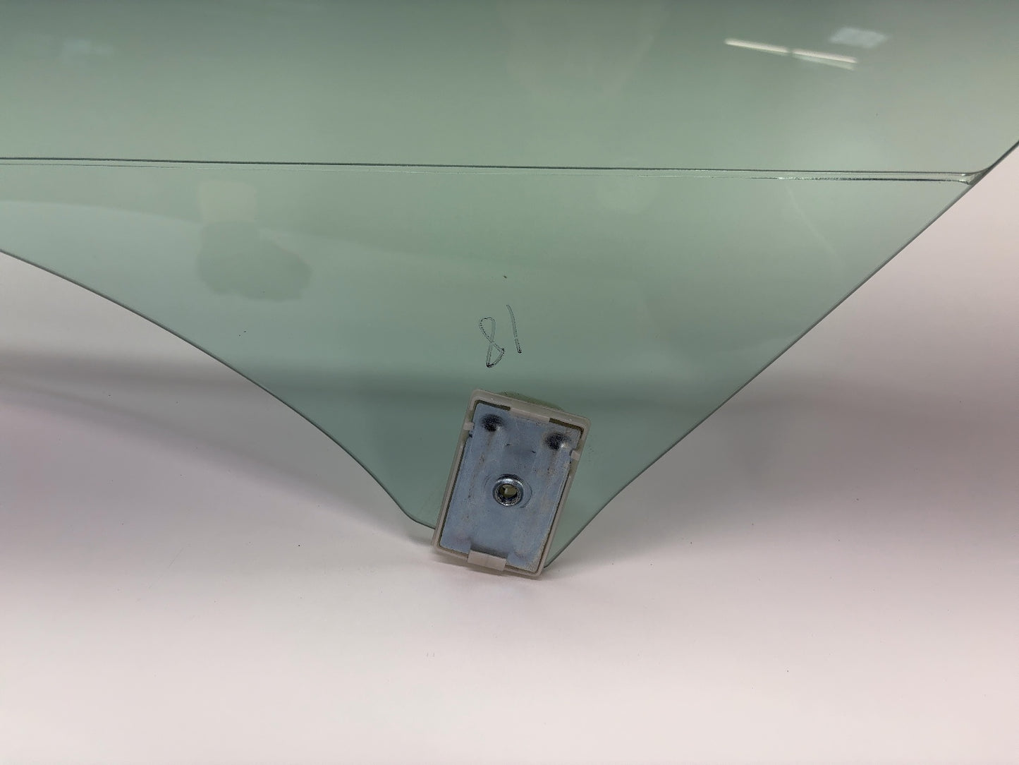 2024-2025 Tesla Model 3 Highland Front Left Door Glass Laminated 1768719-00-D