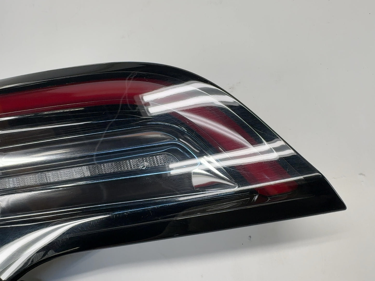 2018 Tesla Model 3 Tail Lamp Liftgate Trunk Left 1077401-00-E