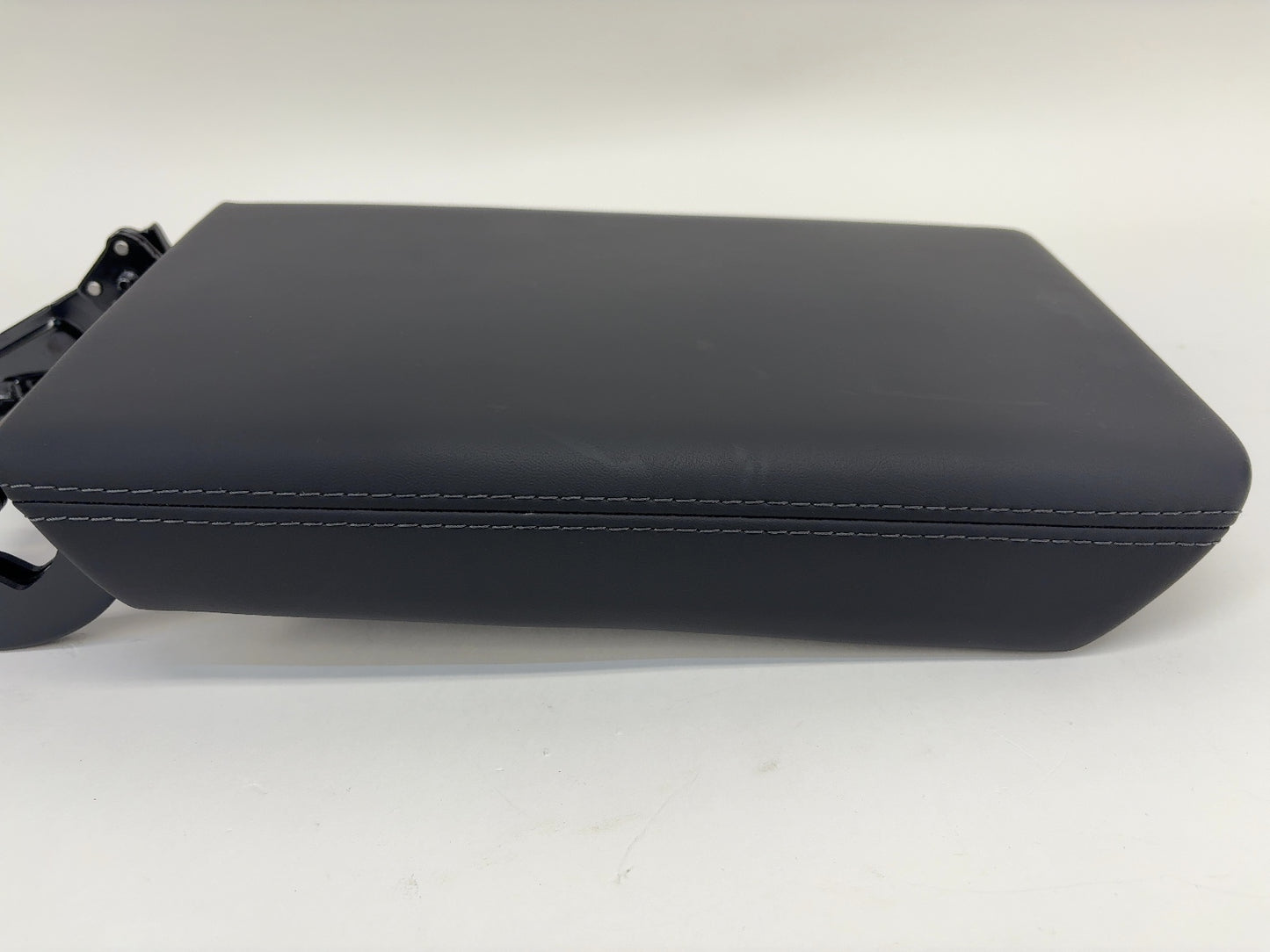 2025-2026 Tesla Model Y Juniper Console Armrest 1878977-24-D