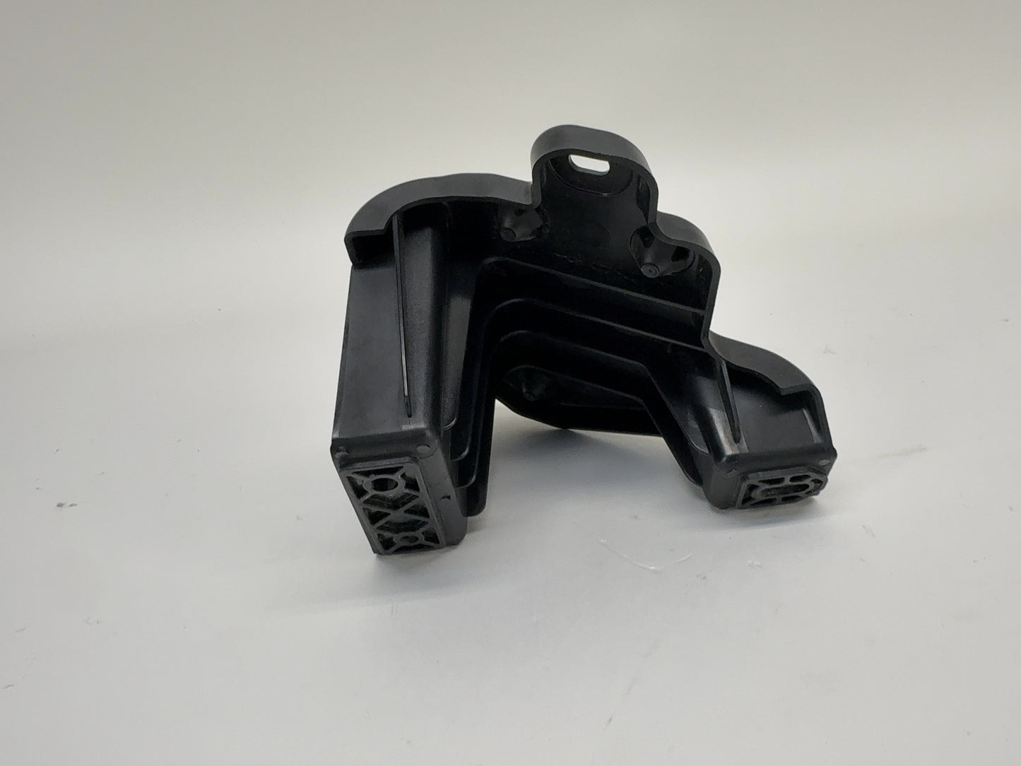 2018 Tesla Model X Radar Support Bracket 1129086-00-B