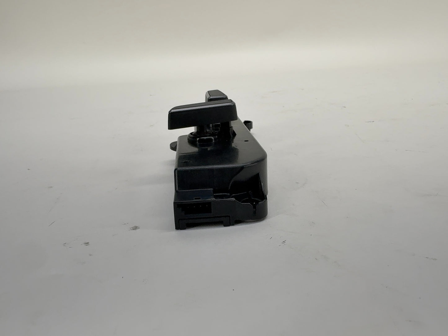 2026 Tesla Model Y Juniper Front Right Seat Switch Controls 1902950-00-A