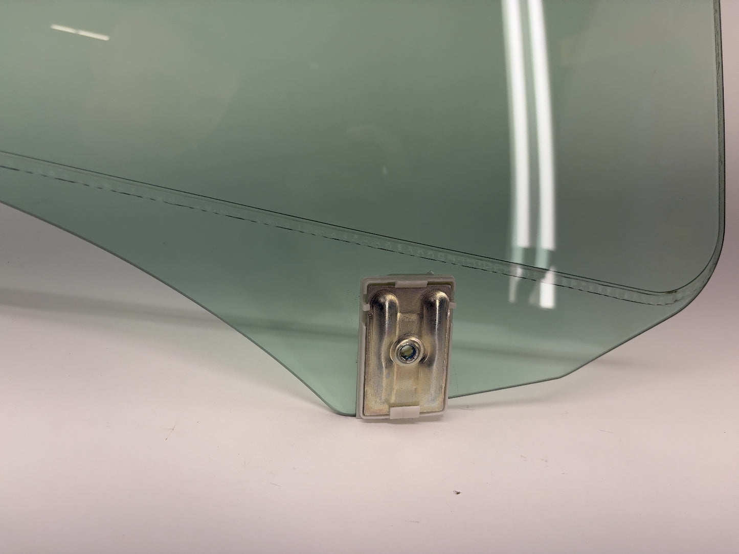 2024-2025 Tesla Model 3 Highland Front Right Door Glass Laminated 1773076-00-D