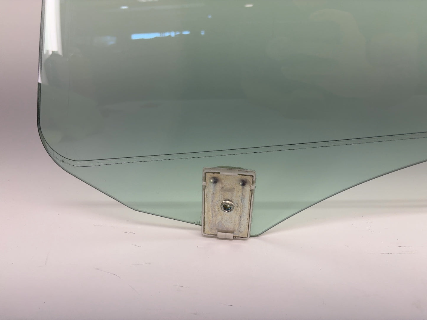 2024-2025 Tesla Model 3 Highland Front Left Door Glass Laminated 1768719-00-D