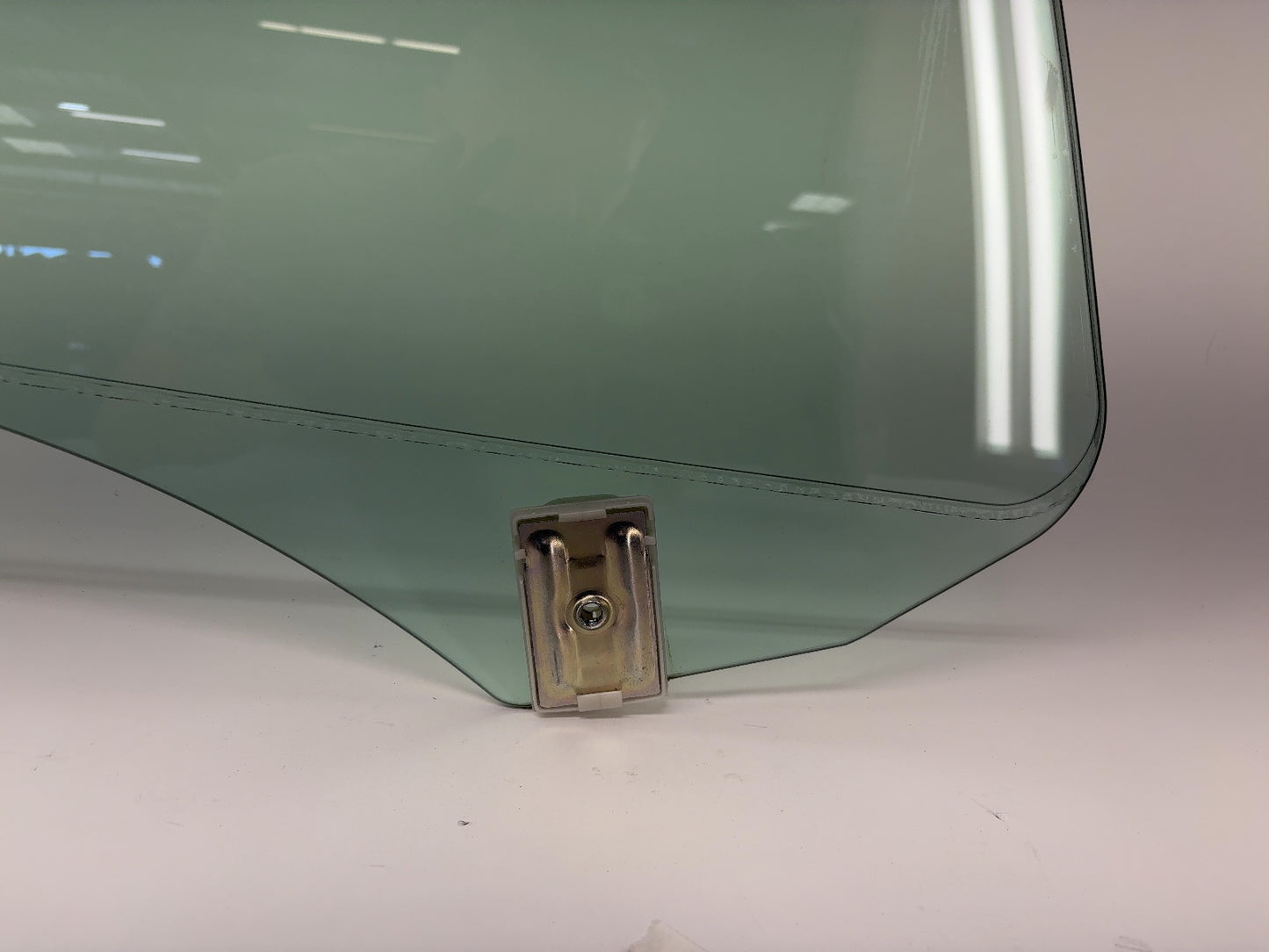 2024-2025 Tesla Model 3 Highland Front Right Door Glass Laminated 1773076-00-D