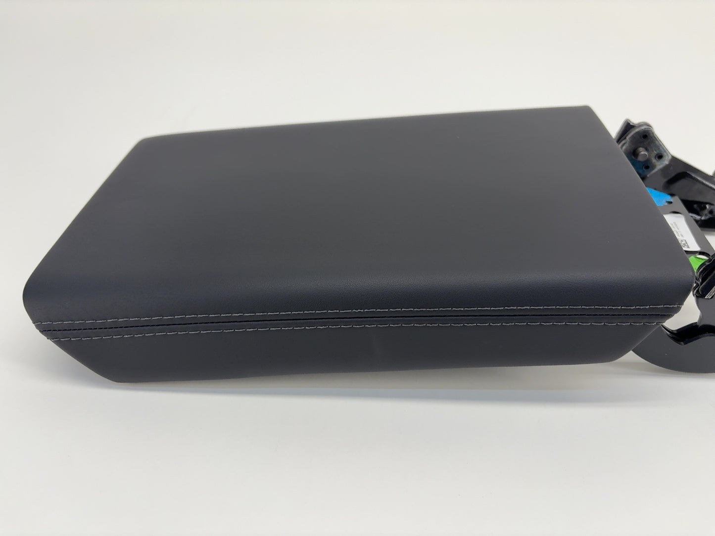 2025-2026 Tesla Model 3 Highland Center Console Armrest 1714422-24-G