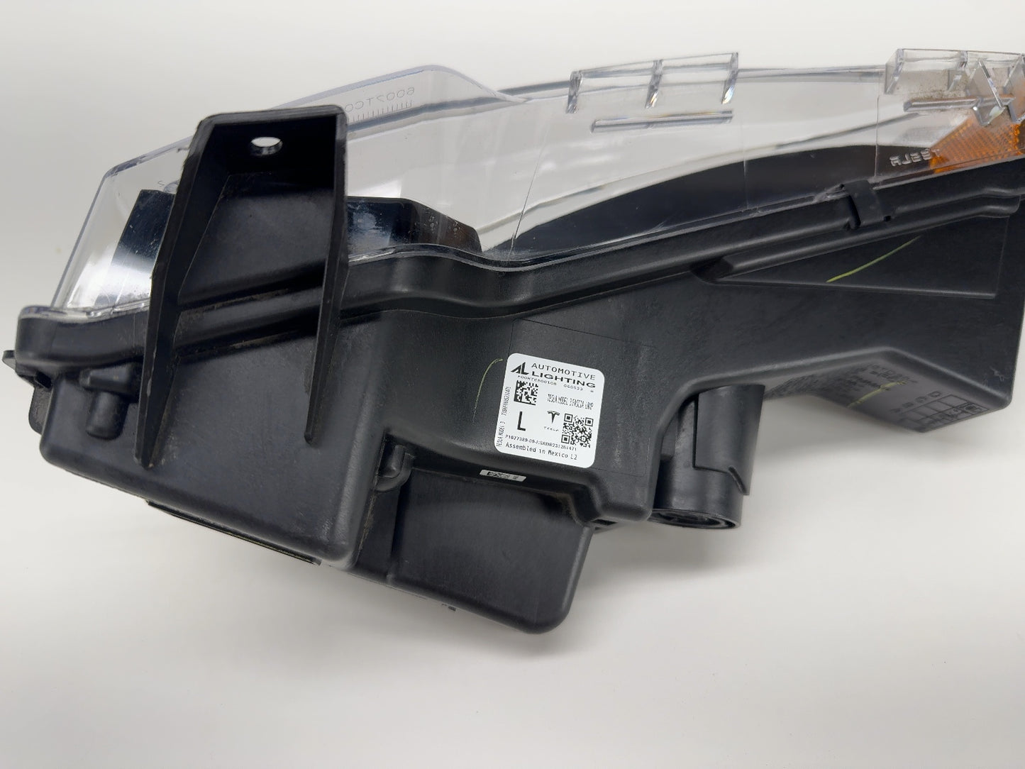 2018-2023 Tesla Model 3 Front Left Fog Lamp Base 1077389-00-F