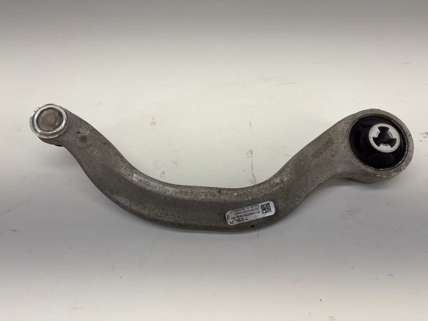 2023 Tesla Model Y Front Right Lower Control Arm Curved 1288359-99-B