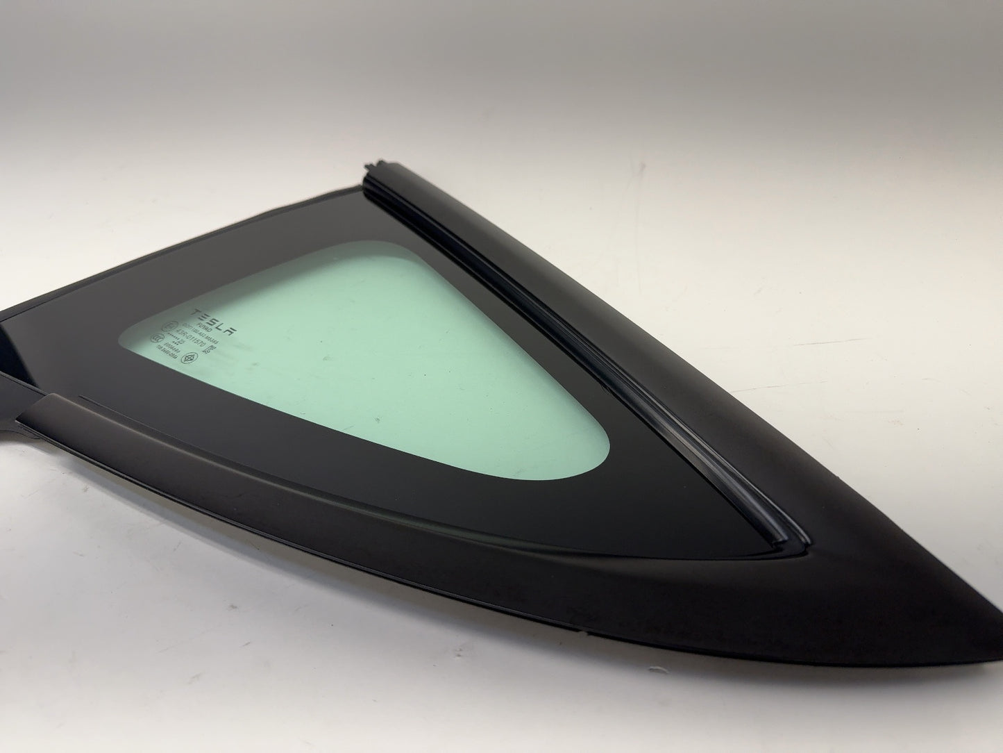 2025 Tesla Model 3 Highland Left Quarter Glass 1915483-20-C