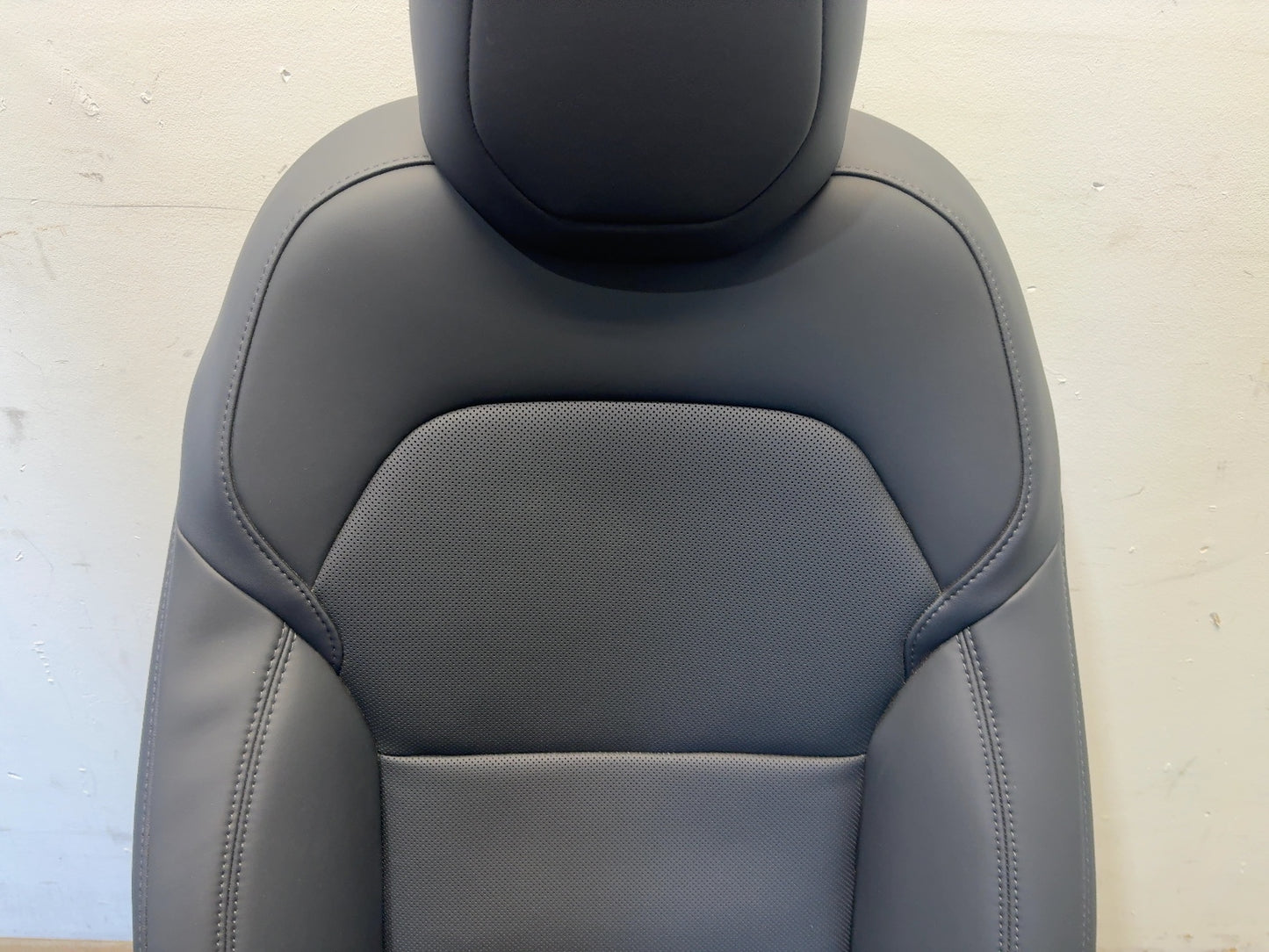 2025-2026 Tesla Model 3 Highland Front Right Seat Assembly 7754324-01-B