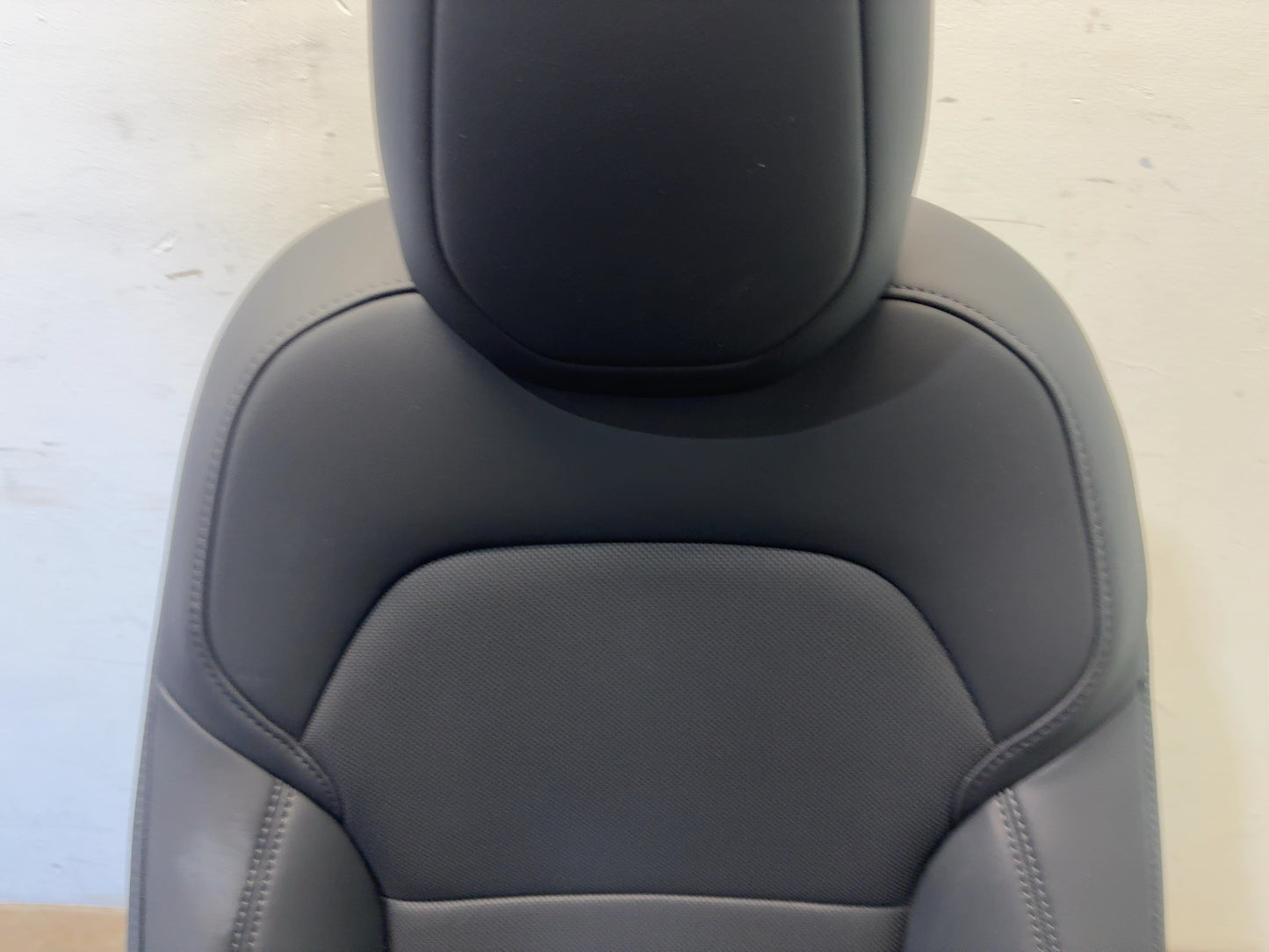 2025-2026 Tesla Model 3 Highland Front Right Seat Assembly 7754324-01-B