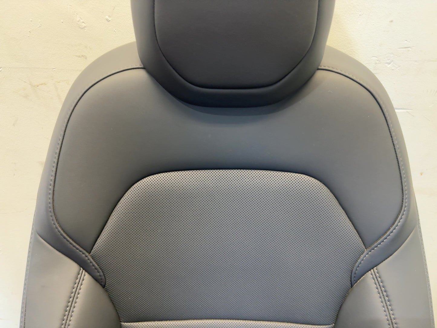 2025-2026 Tesla Model 3 Highland Front Right Seat Assembly 7754324-01-B