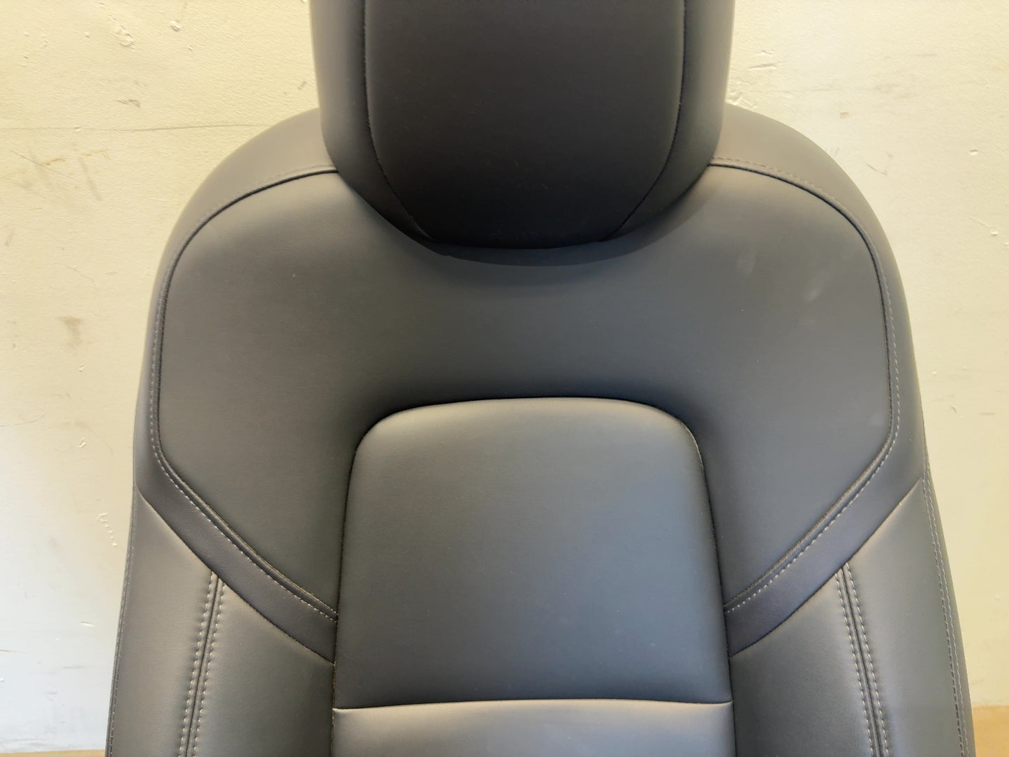 2023 Tesla Model Y Front Right Seat Assembly 6654324-01-A