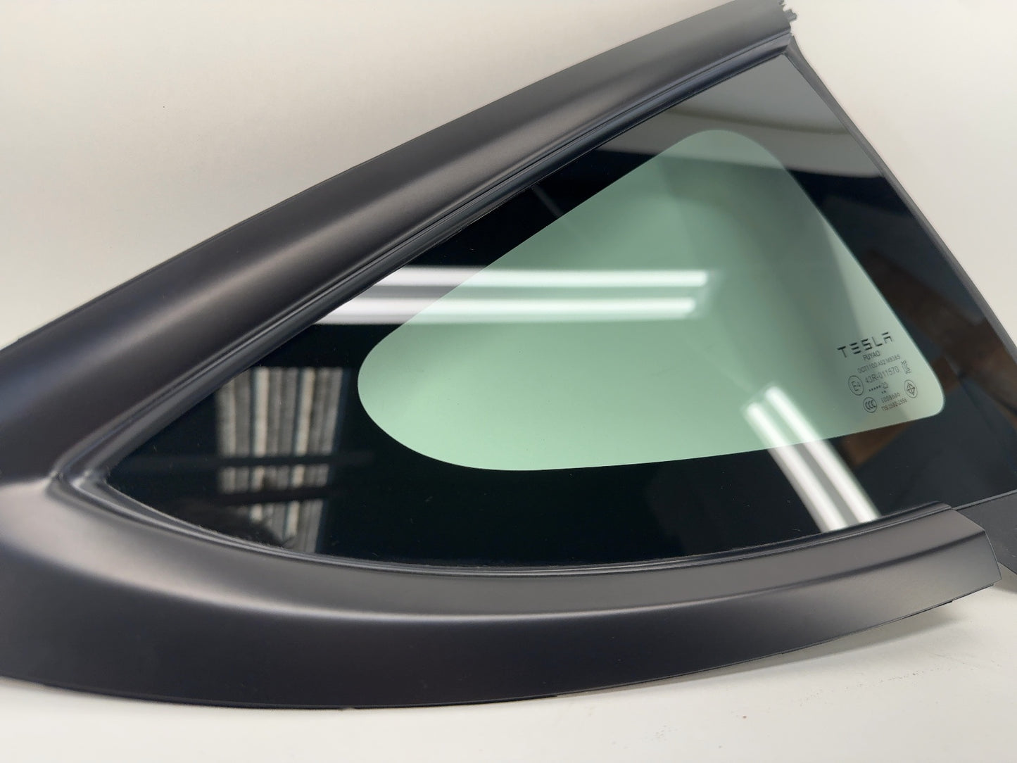 2025 Tesla Model 3 Highland Rear Quarter Glass Right Black 1915484-20-C