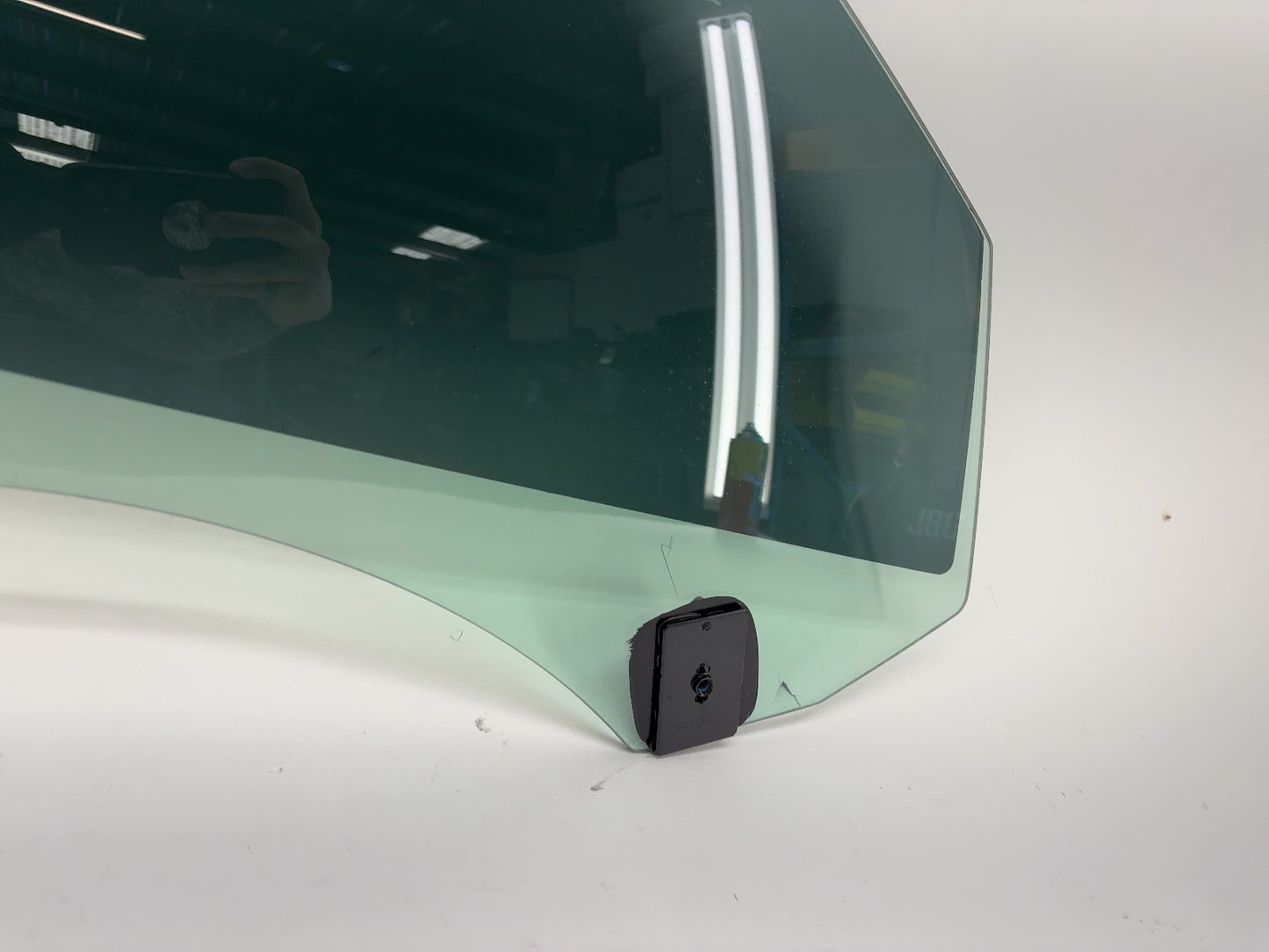 2021-2023 Tesla Model 3 Front Right Door Glass Laminated Note 1568569-00-C