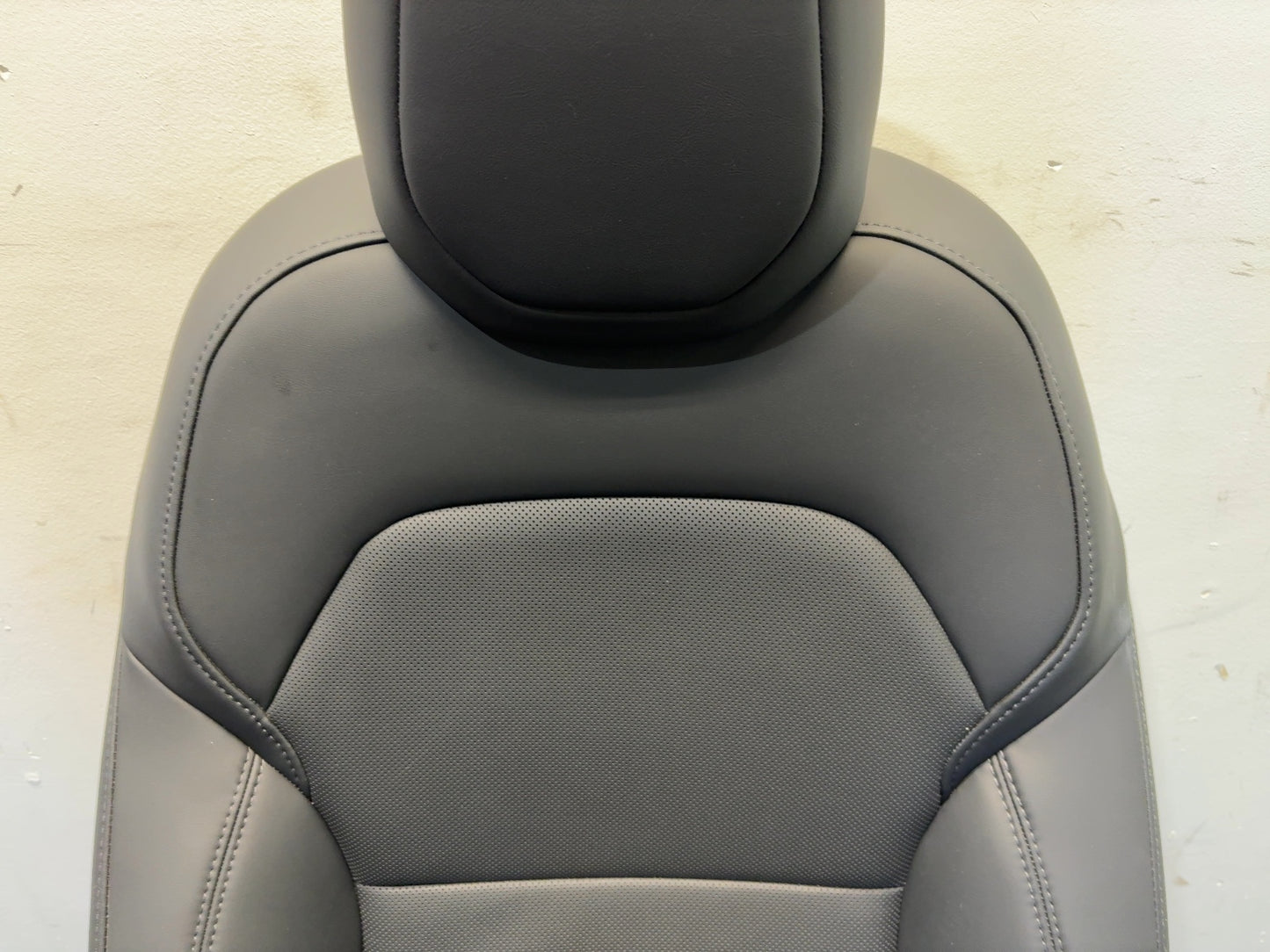2025-2026 Tesla Model 3 Highland Front Right Seat Assembly 7754324-01-B