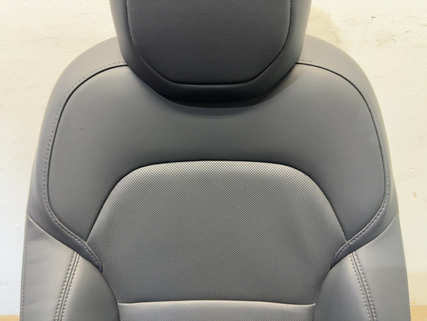 2025-2026 Tesla Model 3 Highland Front Right Seat Assembly 7754324-01-B