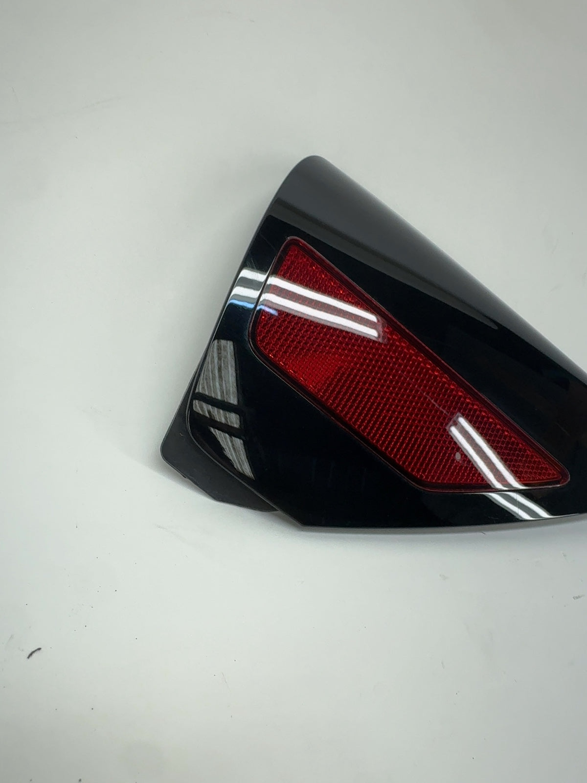 2021-2023 Tesla Model 3 Right Quarter Reflector 1518783-00-B