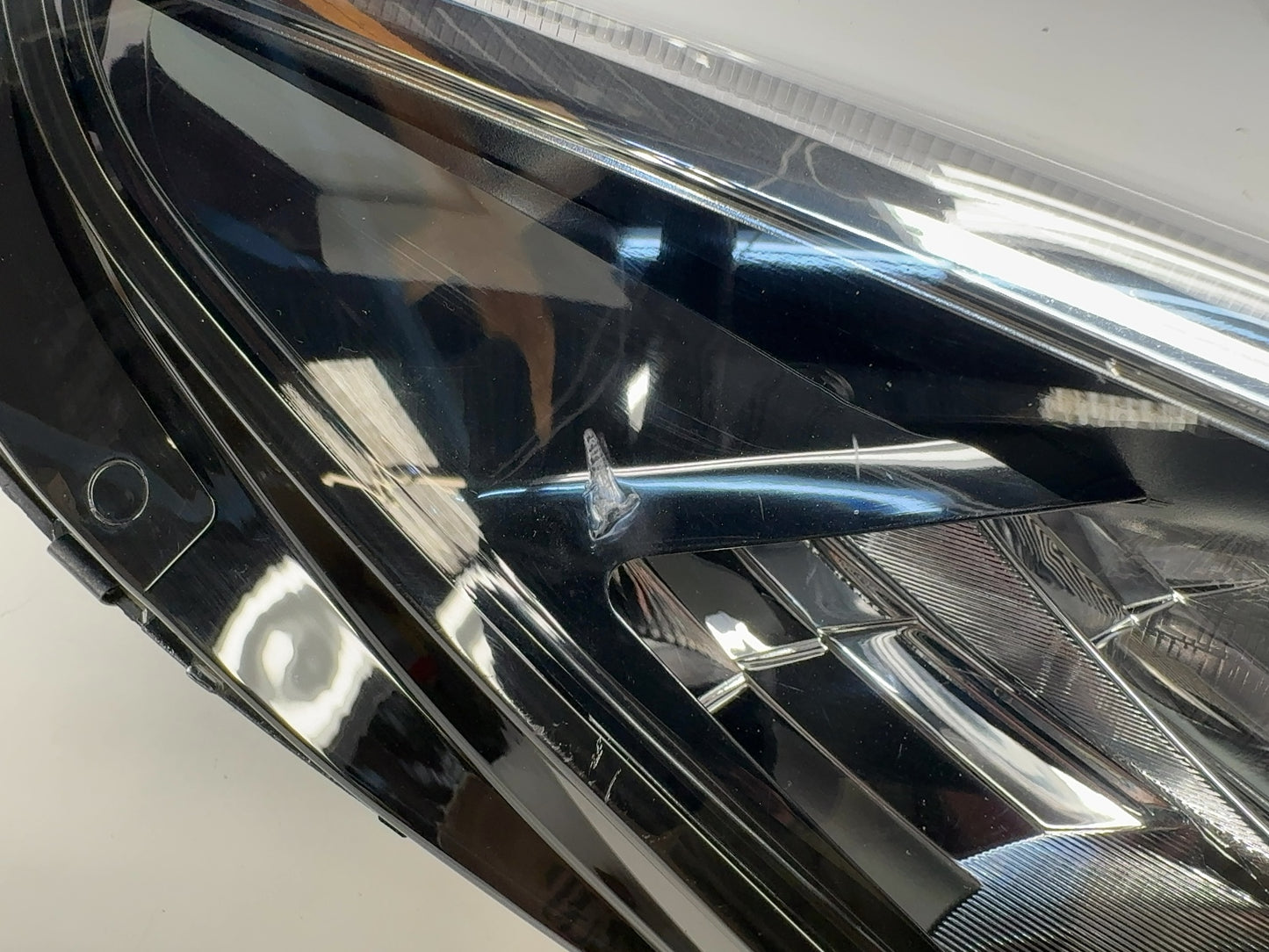 2018 Tesla Model 3 Right Headlamp 1077372-00-E