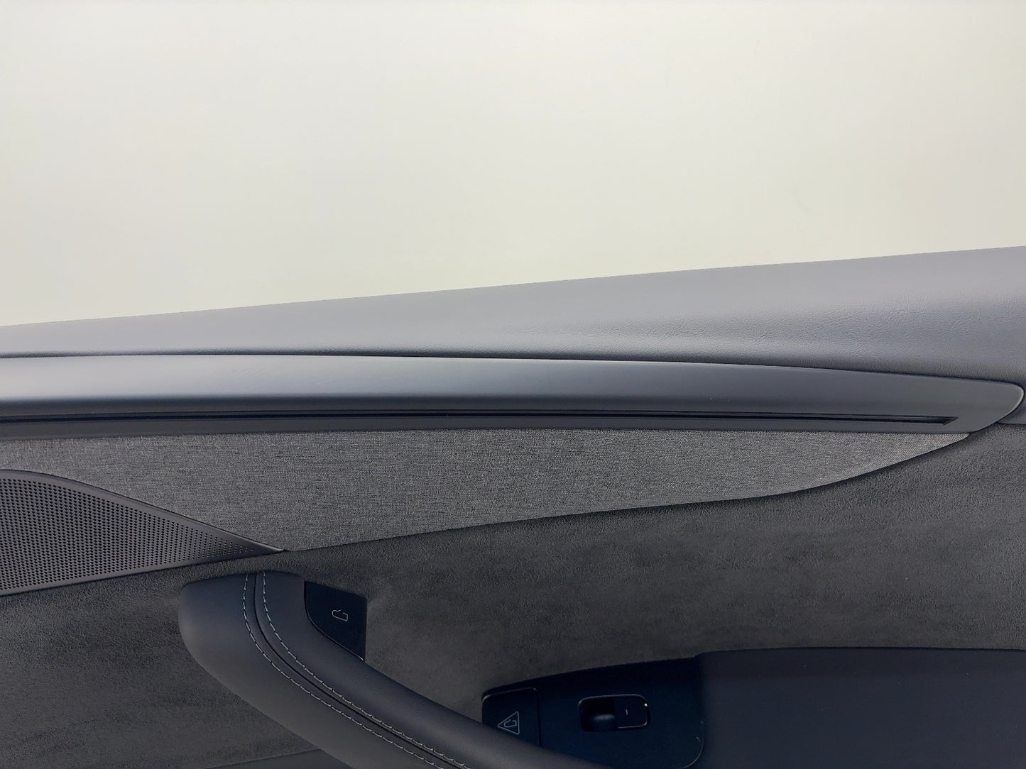 2026 Tesla Model Y Juniper Front Right Door Panel 3643295-51-G