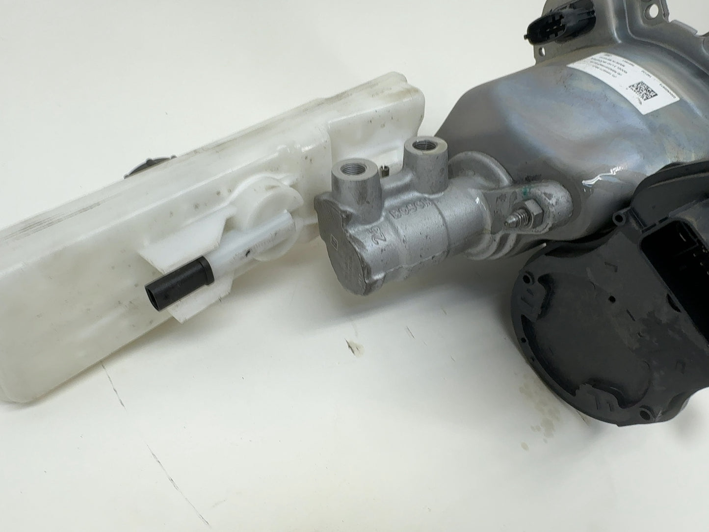 2021-2022 Tesla Model 3 Brake Booster Assembly 1044671-99-F