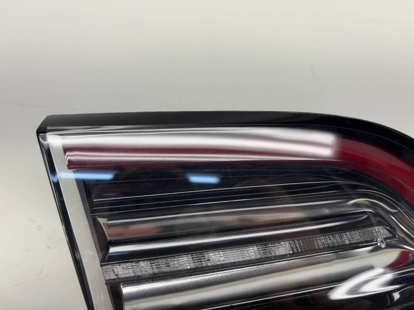 2021-2022 Tesla Model 3 Tail Lamp Liftgate Trunk Left 1077401-00-G