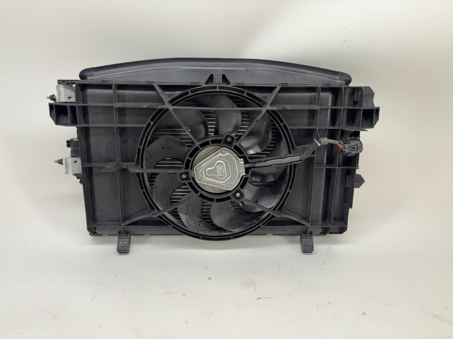 2020 Tesla Model 3 Cooling Fan Assembly 1077084-00-E
