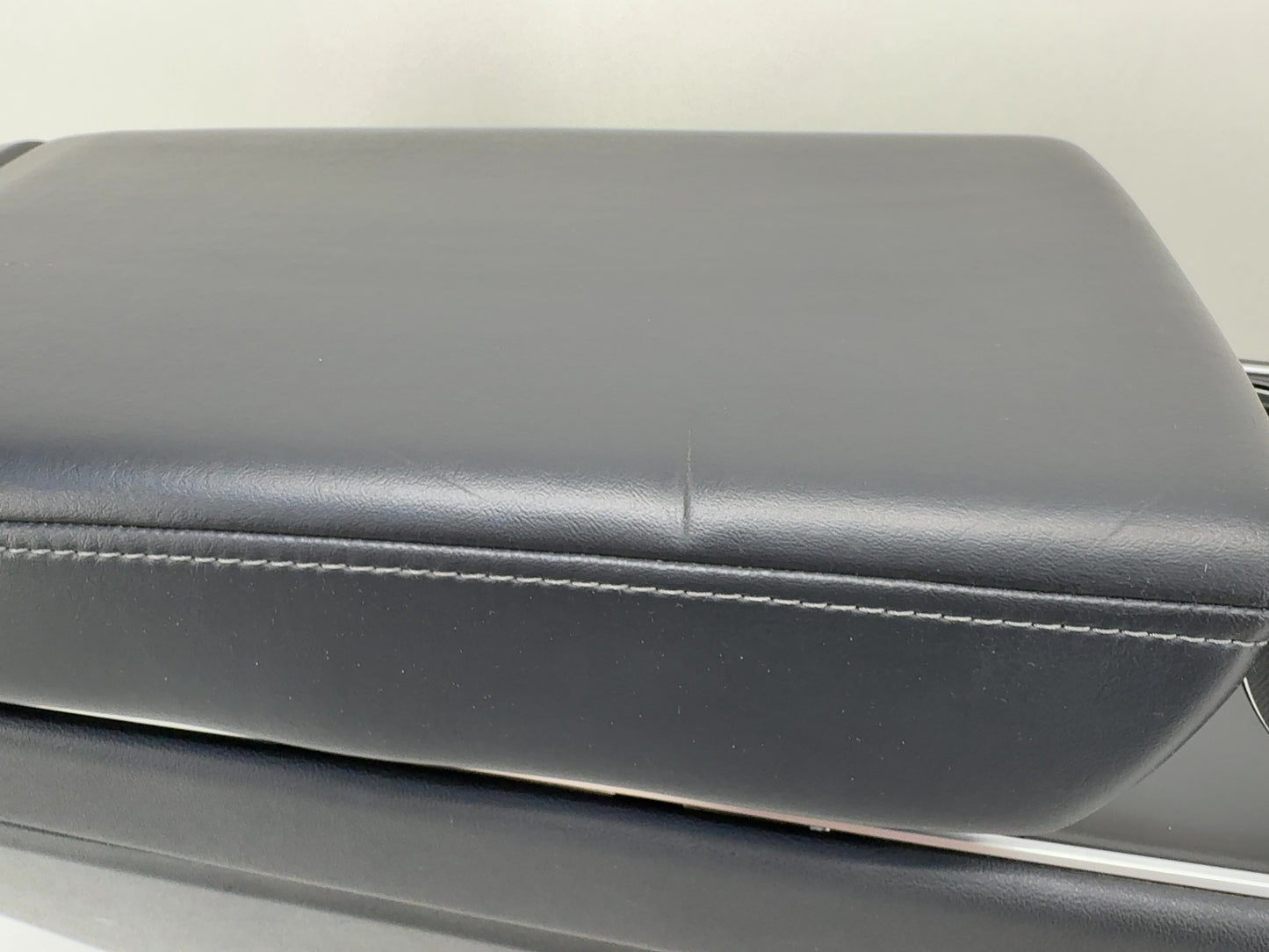2018 Tesla Model 3 Center Console 1087900-00-D