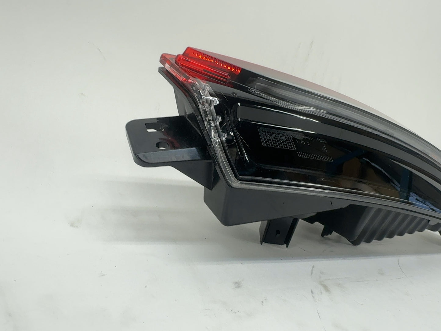 2025-2026 Tesla Model 3 Highland Rear Bumper Right Light 1712514-00-E