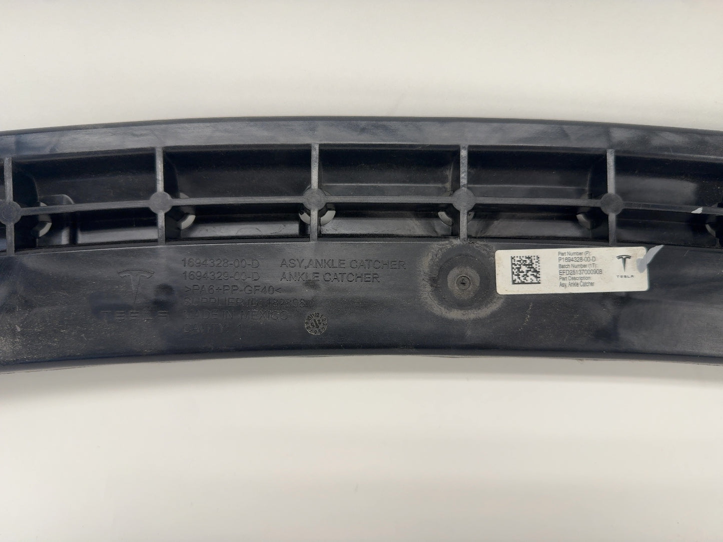 2024-2025 Tesla Model 3 Highland Front Ankle Catcher Note* 1694328-00-D