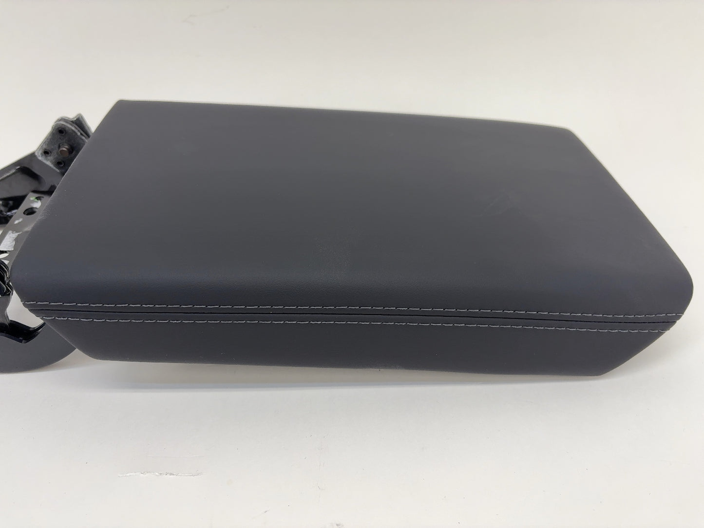 2025-2026 Tesla Model 3 Highland Center Console Armrest 1714422-24-G