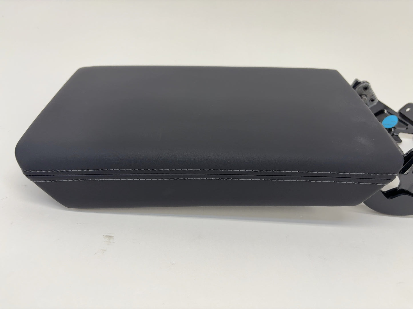 2025-2026 Tesla Model 3 Highland Center Console Armrest 1714422-24-G