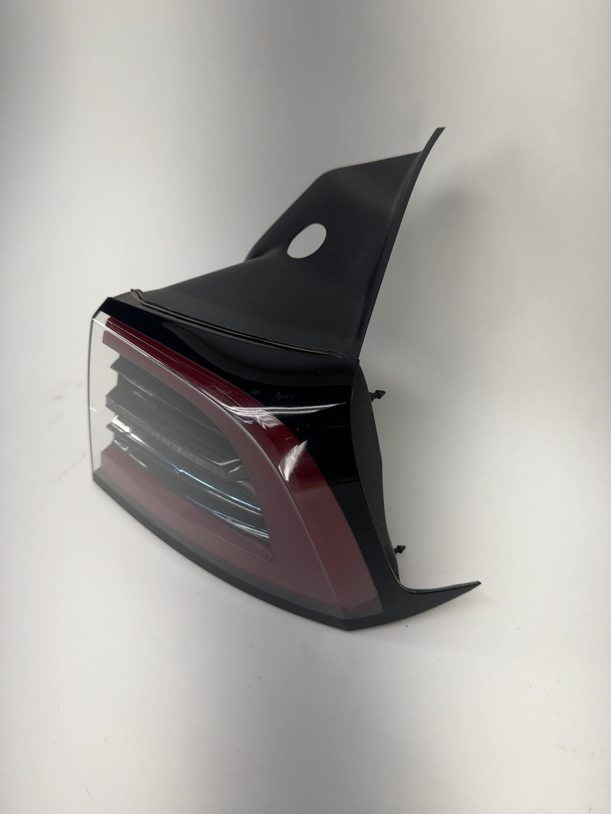 2021-2023 Tesla Model 3 Tail Lamp Rear Bodyside Right 1077398-00-H