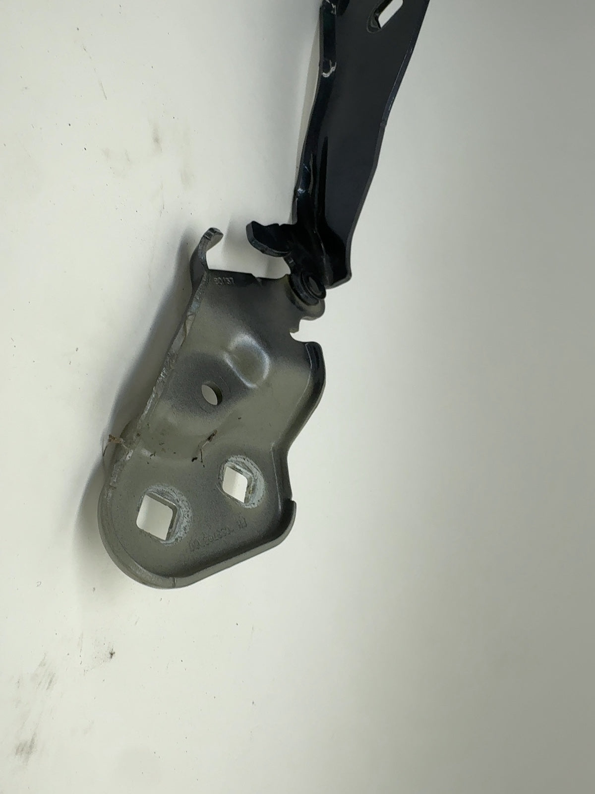2023 Tesla Model 3 Hood Hinge Right 1098793-00-D