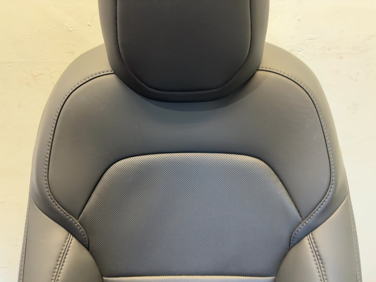 2026 Tesla Model Y Juniper Front Left Seat Assembly 2700040-F1-A