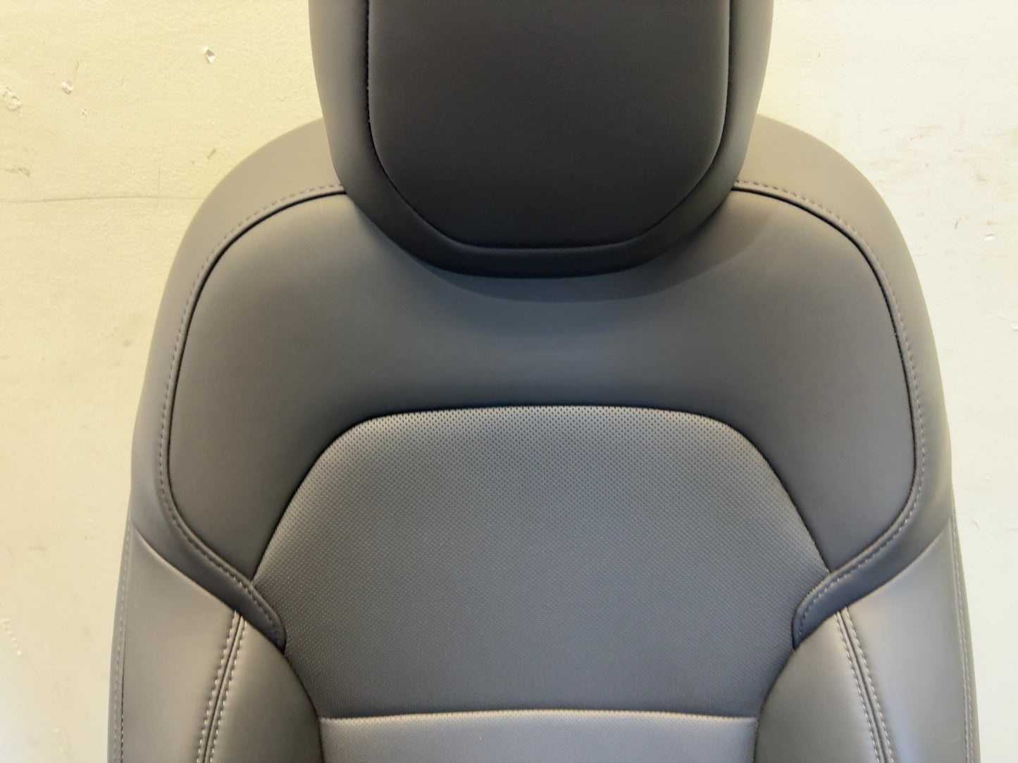 2025-2026 Tesla Model 3 Highland Front Right Seat Assembly 7754324-01-B